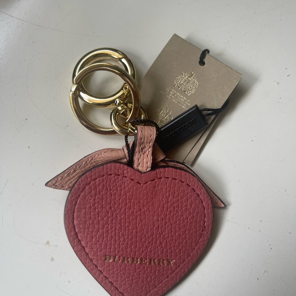 Burberry heart keychain - Picture 2 of 5